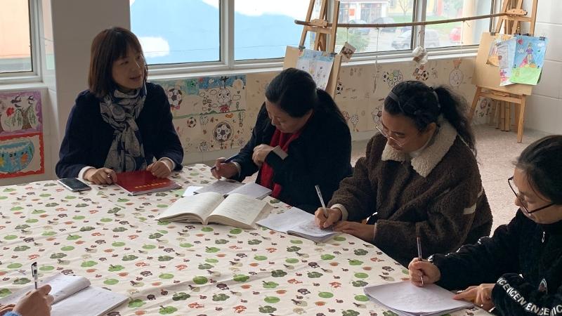 区幼教办王小波主任莅临顾高幼儿园指导工作