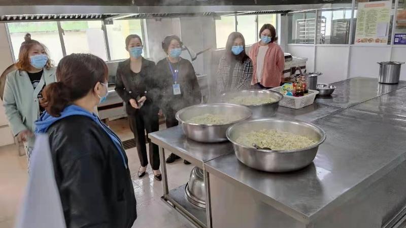 张甸幼儿园：幸福陪餐 健康成长