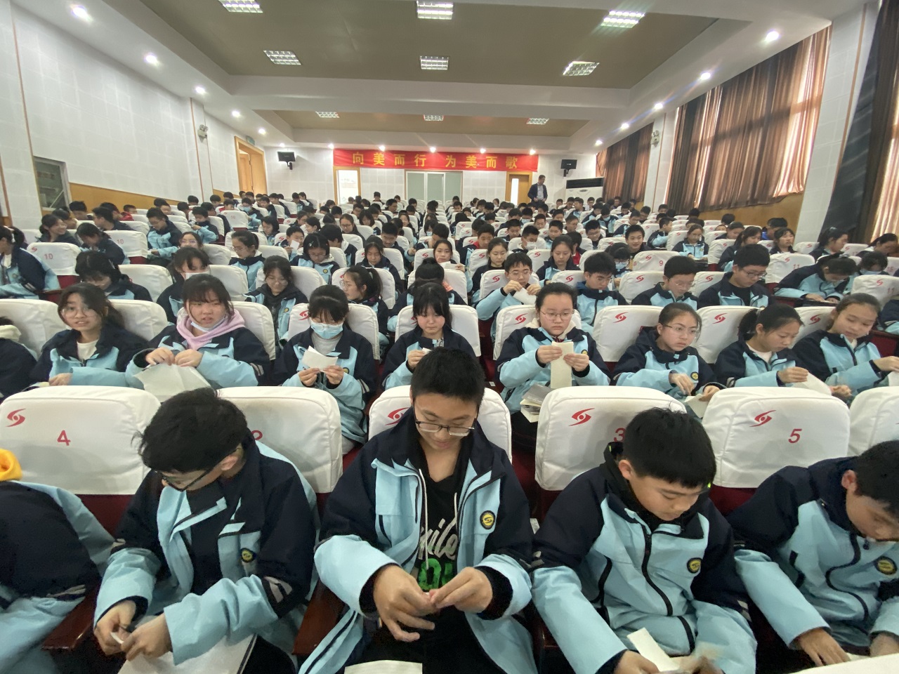姜堰中学校服图片