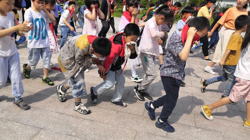 梅垛中心小学开展火灾应急疏散演练活动