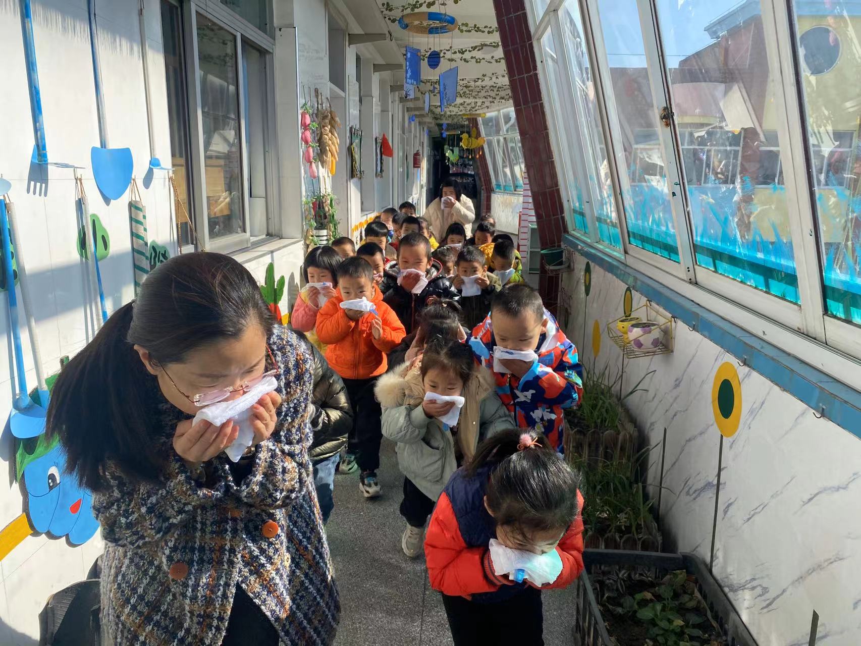 桥头幼儿园开展消防应急疏散演练活动