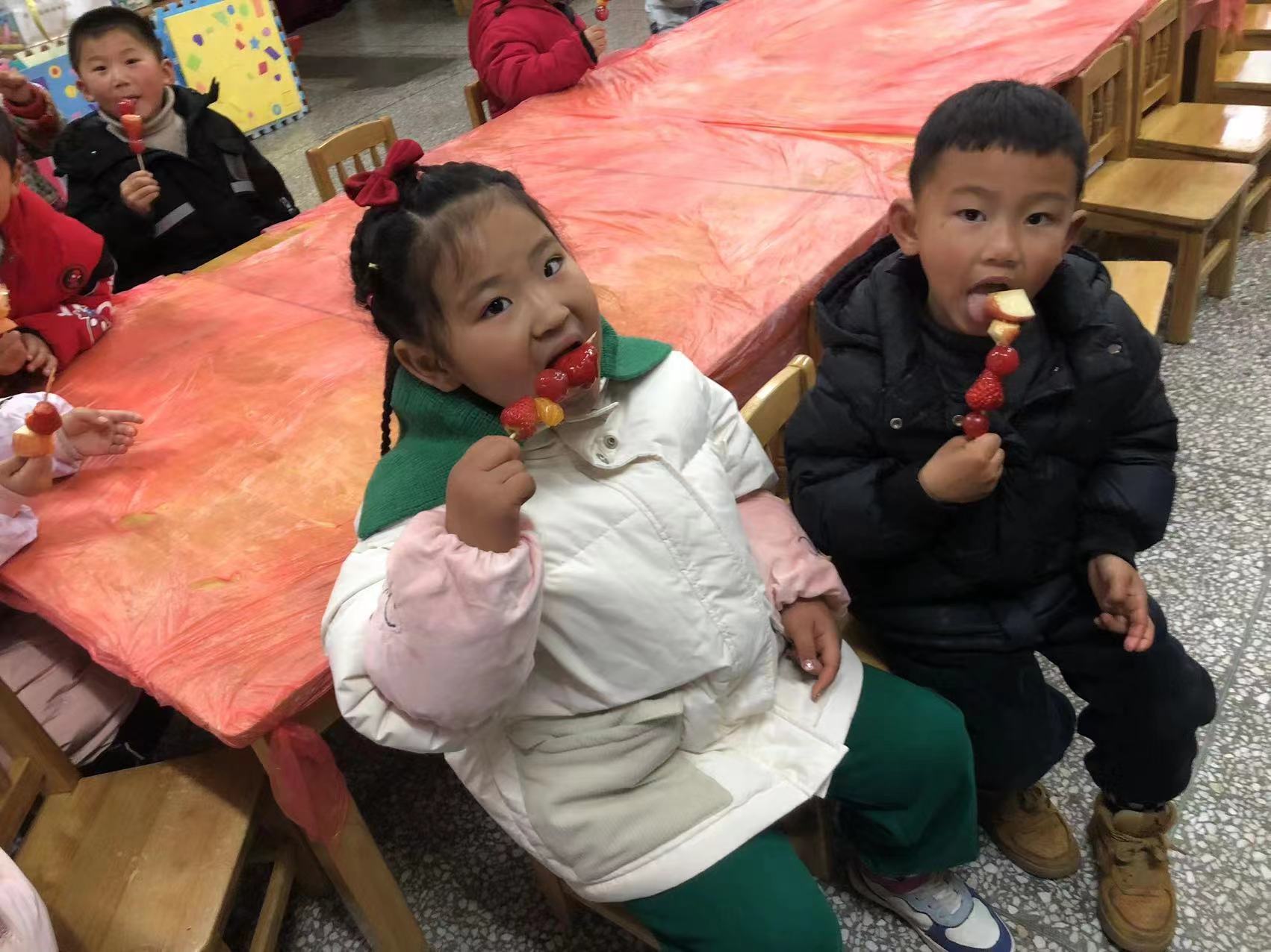 “忆”传统文化 “串”童年味道——溱潼幼儿园冰糖葫芦DIY元宵节主题活动
