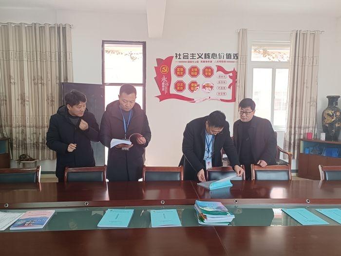 区责任督学督查梁徐中心小学教育教学工作