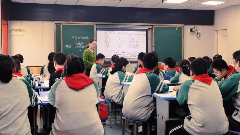 区教育局“周三服务”指导组走进张甸小学