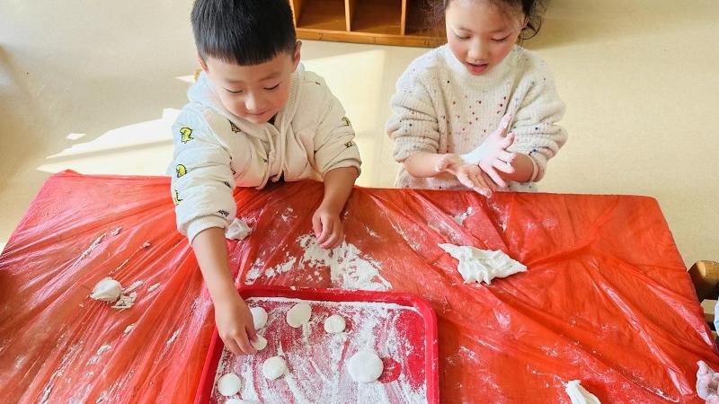 “​轻盈小雪至，童心暖寒冬​”——张甸幼儿园“小雪”节气主题活动