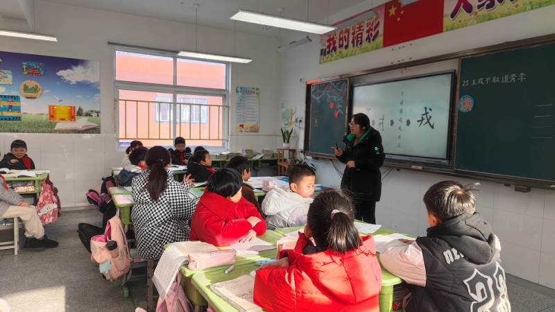 蔡官学校迎接“新课堂”教学质态测评