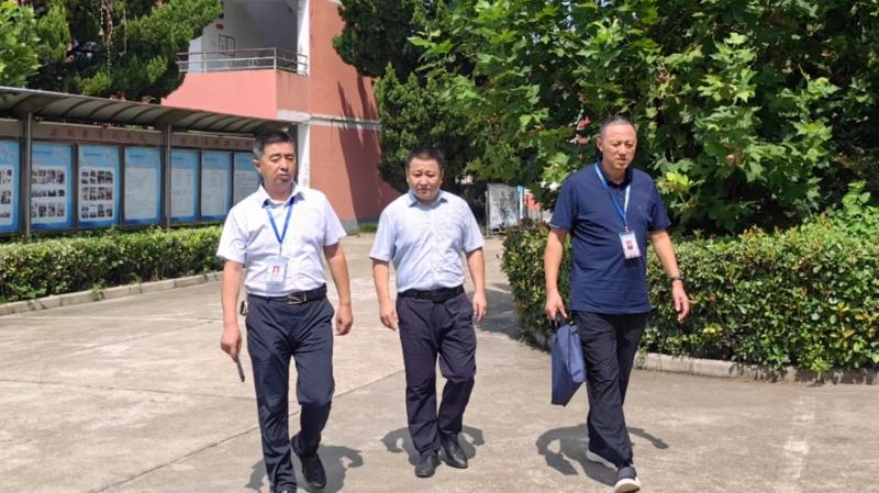 责任督学进校园，护航引领促发展