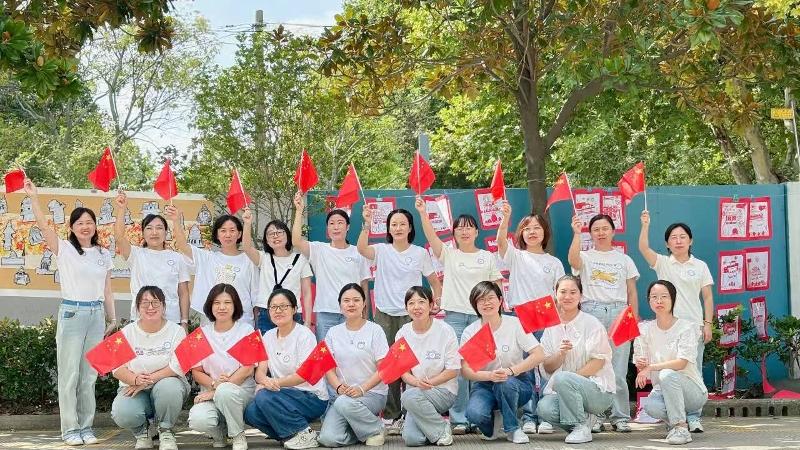 凤凰园幼儿园举行“童心·童乐·童祝福”国庆节主题活动