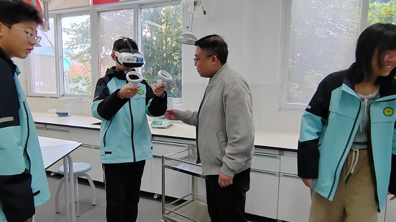 科学实验 让知识“活”起来〡四中教育集团走进区实验实训中心探索自然奥秘之旅