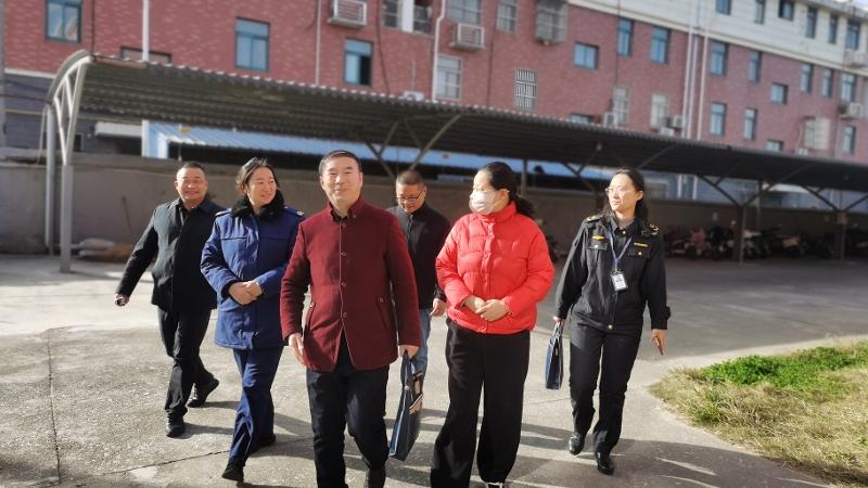 守护 “舌尖”安全 构建平安校园