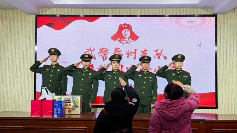 兵心暖童心：“雷锋精神”照亮成长