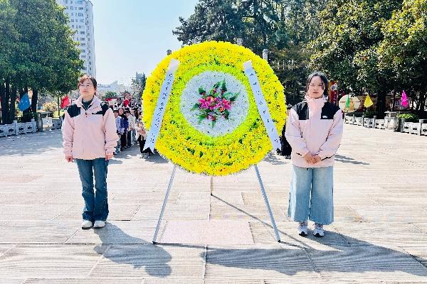 东桥幼儿园开展清明节扫墓活动