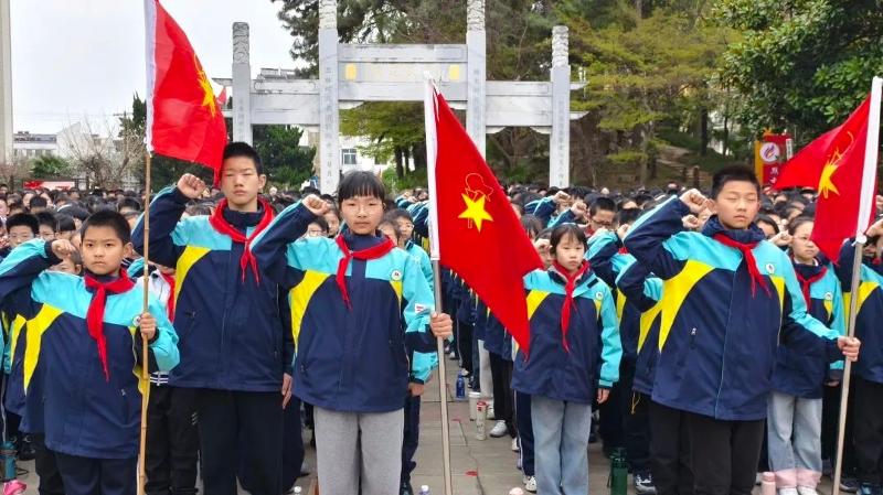 南苑学校教育集团·灵动南小：以脚步丈量历史 用行动传承信仰