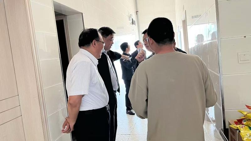 王石初中校区“校园餐”接受“包片包校”专项督查